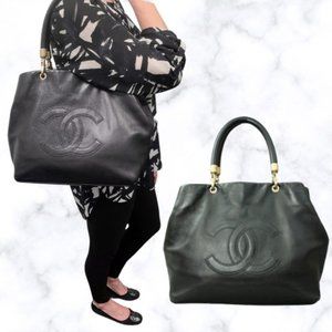 CHANEL REMOVABLE HANDLES  BRUSHED GOLDTONE HARDWARE LARGE CAVIAR LEATHER HANDBAG